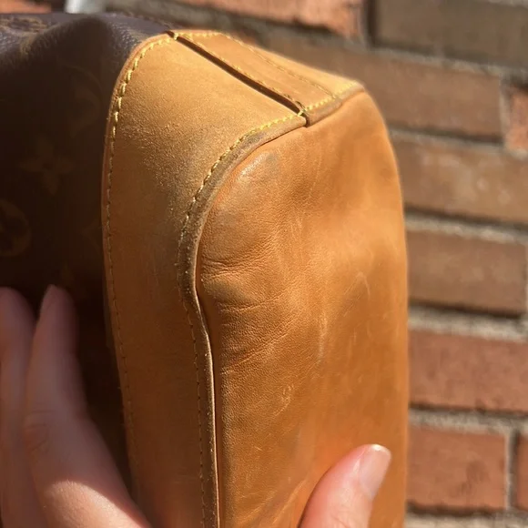 Authentic Louis Vuitton Lock It Horizontal Shoulder Bag LV Monogram Brown Tan - Picture 8 of 17